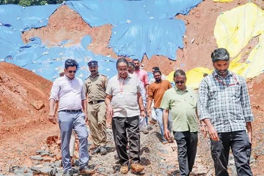 മീനാക്ഷിയിലെ മണ്ണിടിച്ചിൽ മേഖല വിദഗ്ധസമിതി സന്ദർശിച്ചു; ഒരാഴ്ചയ്ക്കുള്ളിൽ റിപ്പോർട്ട് നൽകും