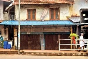 വടകര: ഗവ. ജില്ലാ ആശുപത്രിക്ക് ദാനമായി കിട്ടിയ നഗരമധ്യത്തിലെ കോടികളുടെ സ്വത്ത് 34 വർഷമായിട്ടും ഉപയോഗപ്പെടുത്താനായില്ല; ഇതിനിടെ വീണ്ടും കൈയേറ്റം