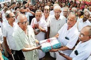 കോഴിക്കോട്: സ്റ്റാറ്റ്യൂട്ടറി പെൻഷൻ പുനഃസ്ഥാപിക്കണമെന്ന് ആവശ്യപ്പെട്ട് പെൻഷനേഴ്‌സ്‌ യൂണിയൻ പ്രതിഷേധസംഗമം സംഘടിപ്പിച്ചു