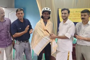 ഒറ്റചക്ര സൈക്കിളിൽ  ﻿അബിയുടെ പാൻ കേരളയാത്ര: വയനാട്ടിൽ സ്വീകരണം നൽകി