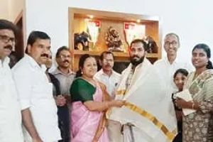 വയനാട് ചുരത്തിൽ യാത്രക്കാരുടെ ജീവൻ രക്ഷിച്ച കെ.എസ്.ആർ.ടി.സി. ഡ്രൈവർ സുധീഷിന് നാടിന്റെ ആദരം