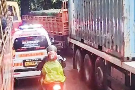 ചുരത്തിൽ മണിക്കൂറുകൾ നീണ്ട ഗതാഗതക്കുരുക്ക്: രോഗികളും യാത്രക്കാരും വലഞ്ഞു