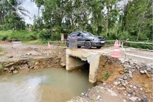 ഇത് പറമ്പോ അതോ റോഡോ? മുള്ളൻകുന്ന് മലയോര ഹൈവേയിൽ കാൽനടപോലും ദുഷ്‌കരം