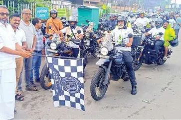 മലബാർ റിവർ ഫെസ്റ്റിവൽ: ആവേശമുണർത്തി ബുള്ളറ്റ് റാലി
