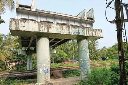 സാമ്പത്തിക ബാധ്യത ഒഴിവാക്കാൻ പുതിയാപ്പ മേൽപ്പാലം സമീപന റോഡിന്റെ ഘടന മാറ്റുന്നു