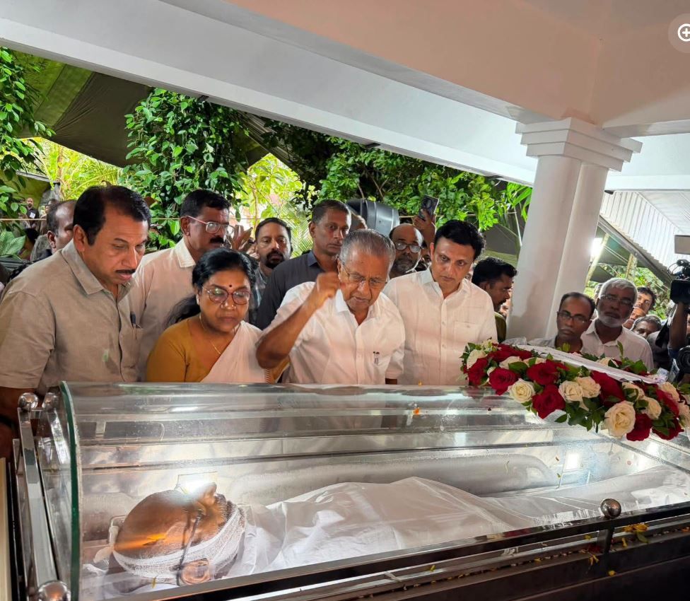 കേരളം കണ്ട പ്രമുഖ സഹകാരികളിൽ മുൻനിരക്കാരനെയാണ് ഊരാളുങ്കൽ ലേബർ കോൺട്രാക്ട് സൊസൈറ്റി ചെയർമാൻ രമേശൻ പാലേരിയുടെ നിര്യാണത്തിലൂടെ നഷ്ടമായത്:പ്രതിപക്ഷ നേതാവ് പിണറായി വിജയൻ.