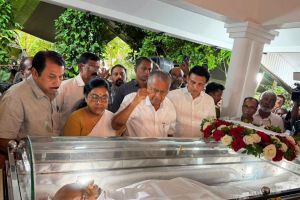 കേരളം കണ്ട പ്രമുഖ സഹകാരികളിൽ മുൻനിരക്കാരനെയാണ് ഊരാളുങ്കൽ ലേബർ കോൺട്രാക്ട് സൊസൈറ്റി ചെയർമാൻ രമേശൻ പാലേരിയുടെ നിര്യാണത്തിലൂടെ നഷ്ടമായത്:പ്രതിപക്ഷ നേതാവ് പിണറായി വിജയൻ.