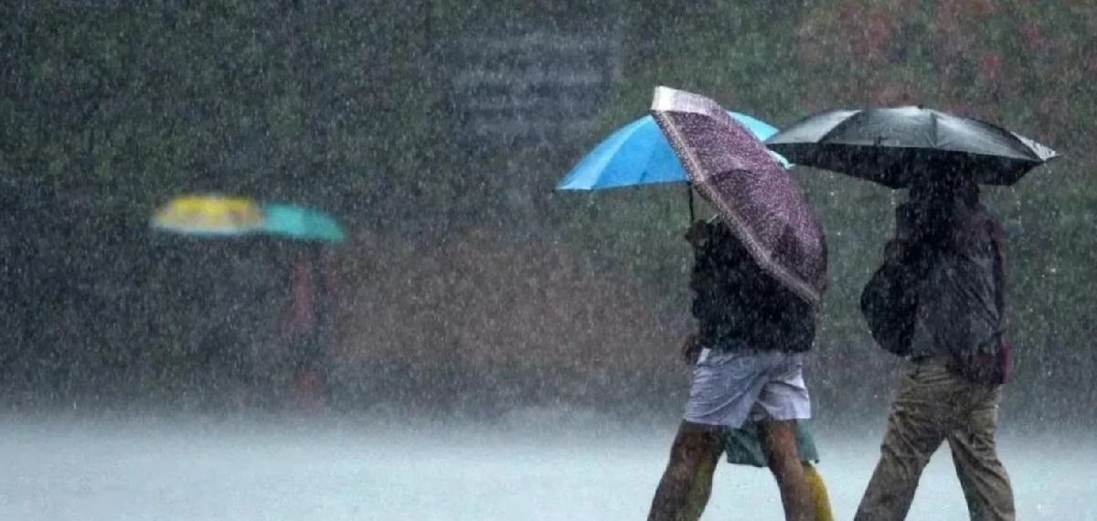 സംസ്ഥാനത്ത് അതിശക്തമായ മഴ മുന്നറിയിപ്പ്: മൂന്ന് ജില്ലകളിൽ ഓറഞ്ച് അലേർട്ട്