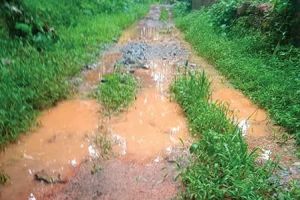 തകർന്നടിഞ്ഞ് റോഡ്; പേരാമ്പ്രയിൽ ശക്തമായ മഴയിൽ യാത്രക്കാർ ദുരിതത്തിൽ