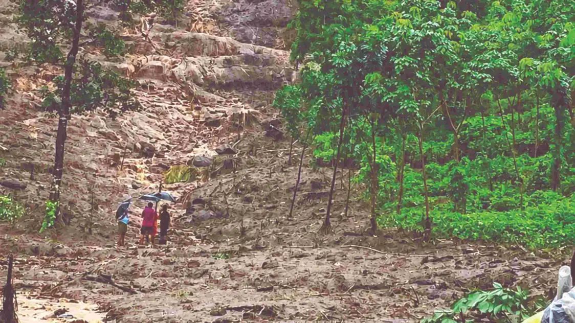 കോഴിക്കോട്ട് കനത്ത മഴ; കോടഞ്ചേരിയില്‍ ഉരുള്‍പൊട്ടല്‍, കക്കയം ഡാമിൽ ബ്ലൂ അലർട്ട്