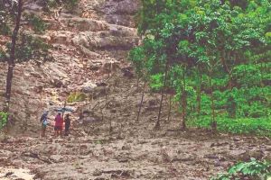 കോഴിക്കോട്ട് കനത്ത മഴ; കോടഞ്ചേരിയില്‍ ഉരുള്‍പൊട്ടല്‍, കക്കയം ഡാമിൽ ബ്ലൂ അലർട്ട്