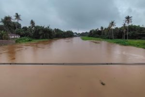 മഴക്കെടുതി; സംസ്ഥാനത്താകെ 8 മരണം, 8 പേരെ കാണാനില്ല, 13 പേർ ചികിത്സയിലെന്നും സംസ്ഥാന ദുരന്തനിവാരണ അതോറിറ്റി റിപ്പോർട്ട്