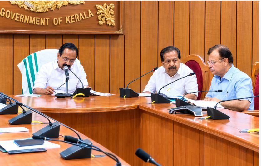 അടിയന്തര ദുരന്തനിവാരണ യോഗം; മരിച്ചവരുടെ കുടുംബത്തിന് ₹8 ലക്ഷം, വീടും സ്ഥലവും നഷ്ടമായവർക്ക് ₹12 ലക്ഷം