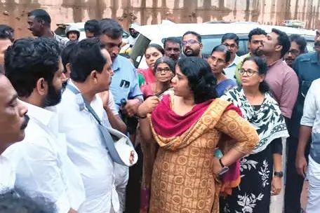 മുക്കാളിയിൽ ഒക്ടോബർ 15-നകം സംരക്ഷണഭിത്തി നിർമിക്കും: കളക്ടർ