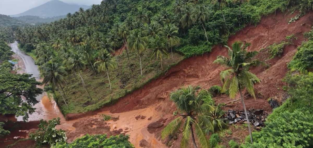 പാണക്കാട് മണ്ണിടിച്ചിൽ: സ്ഥലം ഉടമ ഉന്നത സ്വാധീനമുള്ള വ്യക്തിയുടെ ബിനാമിയെന്ന് സൂചന, അടിമുടി ദുരൂഹത