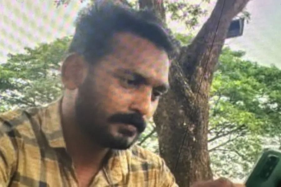 വയലിൽ വെള്ളം കയറിയത് കാണാൻ പോയി; കാൽവഴുതി വെള്ളക്കെട്ടിൽ വീണു, ചികിത്സയിലായിരുന്ന യുവാവ് മരിച്ചു