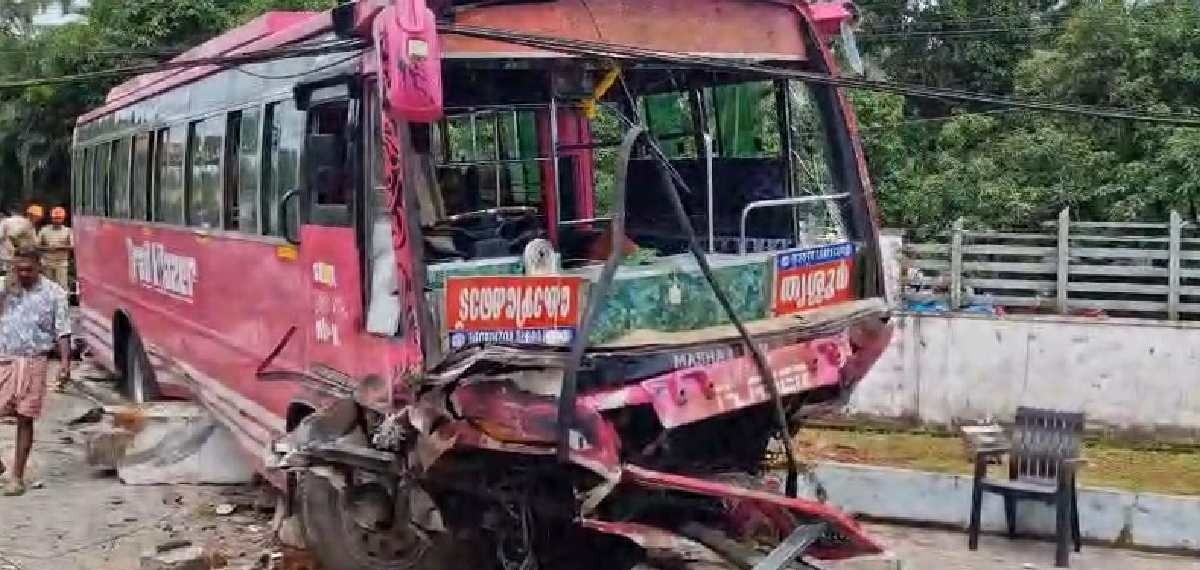 കുന്നംകുളത്തെ ബസ് അപകടം; മരണം രണ്ടായി, ഒരാൾക്ക് ഗുരുതര പരിക്ക്