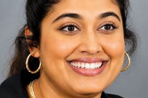 വിസ്‌മയമായി 'തുടക്കം'; അച്ഛന്റെ അഭിനയപാരമ്പര്യം ദൃശ്യവിസ്‌മയമായി തീരട്ടെ ...