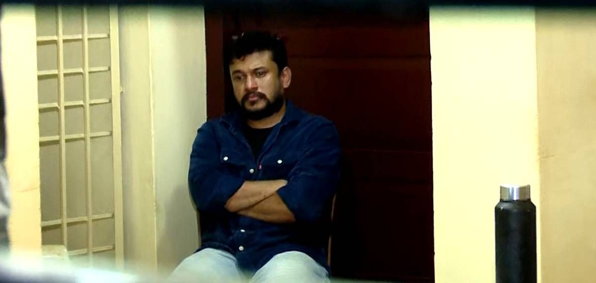 വിരട്ടലിനൊടുവിൽ പൊലീസിൻ്റെ പൂട്ട്; അർജുൻ ആയങ്കി പിടിയിൽ