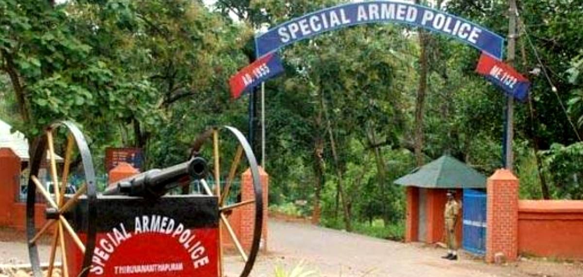 യൂണിഫോമിന്റെ പേരിൽ ഏഴ് ലക്ഷം രൂപ തട്ടിപ്പ്: പൊലീസുകാരനെതിരെ കേസ്