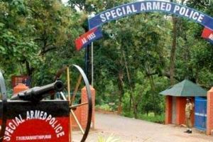 യൂണിഫോമിന്റെ പേരിൽ ഏഴ് ലക്ഷം രൂപ തട്ടിപ്പ്: പൊലീസുകാരനെതിരെ കേസ്