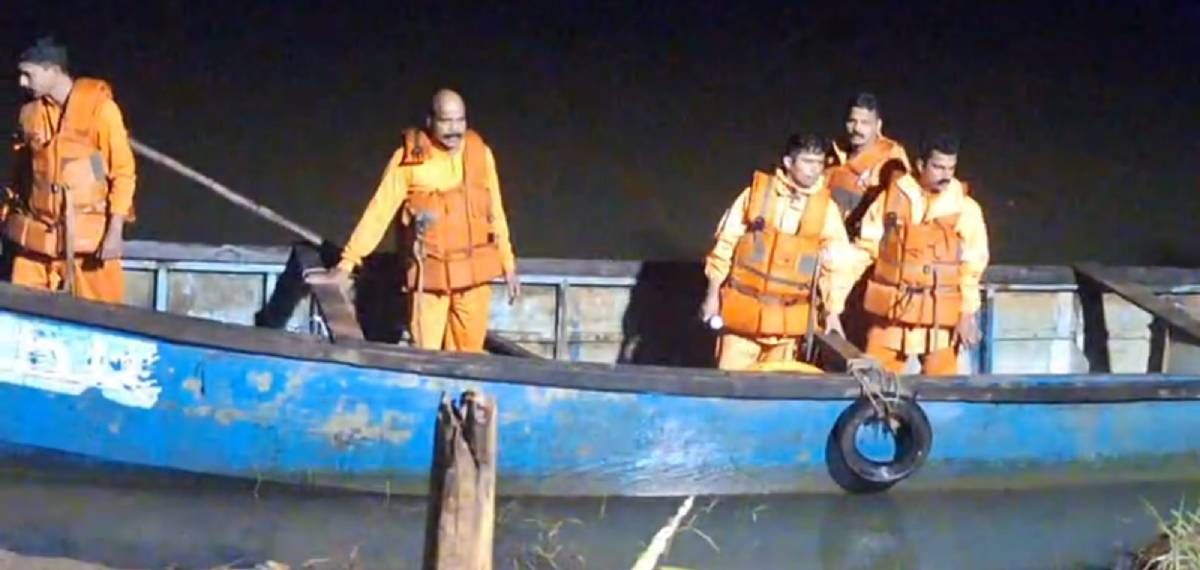 ചാലിയാറിൽ മീൻപിടിത്തത്തിനിടെ ബോട്ട് മറിഞ്ഞ് യുവാവിനെ കാണാതായി; തെരച്ചിൽ തുടരുന്നു