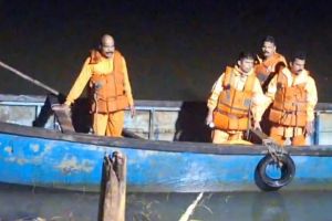 ചാലിയാറിൽ മീൻപിടിത്തത്തിനിടെ ബോട്ട് മറിഞ്ഞ് യുവാവിനെ കാണാതായി; തെരച്ചിൽ തുടരുന്നു