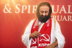 രാഷ്ടീയത്തിന്റെ പടി കടന്ന് ഈശ്വരനിലേക്ക് വരൂ :ഗുരുദേവ് ശ്രീശ്രീരവിശങ്കർ