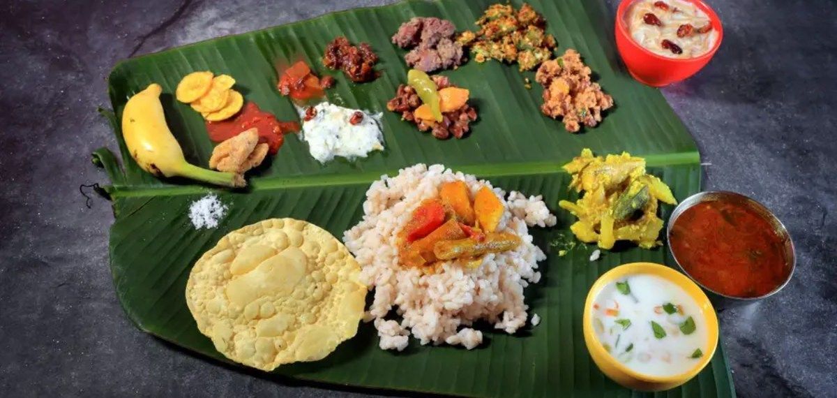 പ്രവാസികൾക്ക് ആകാശത്ത് വെച്ച് ഓണസദ്യ ഉണ്ണാം; എയർ ഇന്ത്യ എക്സ്പ്രസിന്റെ 'ഓണസദ്യ' പദ്ധതിക്ക് തുടക്കം