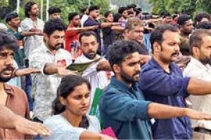 ലഹരിക്കെതിരേ സൈബർപാർക്കിൽ ഐ.ടി. ജീവനക്കാരുടെ മനുഷ്യച്ചങ്ങല; 800-ലധികം പേർ പങ്കാളികളായി