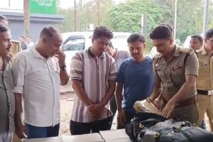 കരിപ്പൂരിൽ എക്സൈസിന്റെ  ലഹരിവേട്ട: 10 കിലോ കഞ്ചാവുമായി മൂന്നുപേർ പിടിയിൽ