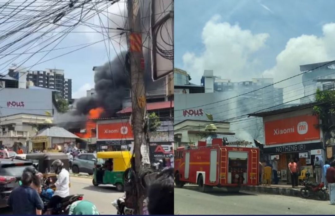 തിരുവനന്തപുരത്ത് ഫർണിച്ചർ കടയിൽ വൻ തീപിടുത്തം; ആരോ തീയിട്ടതാണെന്ന് കടയുടമ