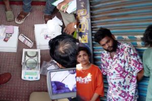 പാലക്കാട് വൻ ലഹരിവേട്ട; ഒരു കോടിയുടെ ലഹരിയുമായി ദമ്പതികളടക്കം മൂന്ന് പേർ പിടിയിൽ