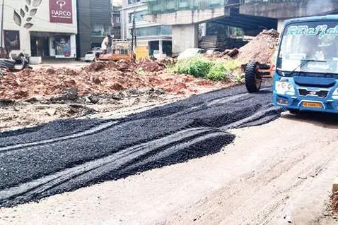 തീരുമാനങ്ങൾ നടപ്പായി തുടങ്ങി; കരിമ്പനപ്പാലത്ത് സർവീസ് റോഡ് തുറന്നു, വടകരയിൽ ഗതാഗതക്കുരുക്കിന് ആശ്വാസം
