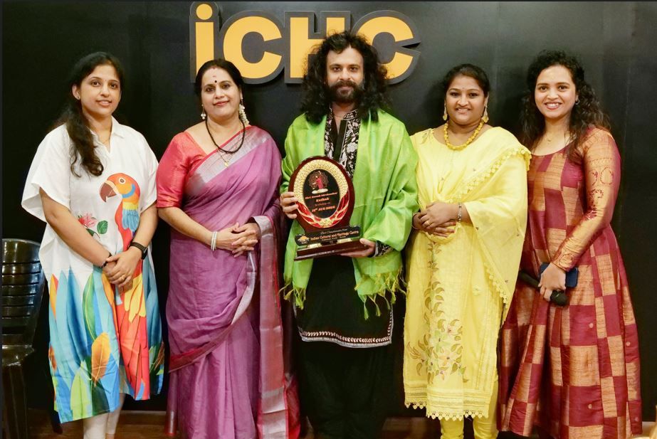 ഇന്ത്യൻ കൾച്ചറൽ ആൻഡ് ഹെറിറ്റേജ് സെന്ററിൽ കഥക് വർക്ക്‌ഷോപ്പ് ; ദേവേഷ് മിർച്ചന്ദാനിയുടെ നേതൃത്വത്തിൽ മുപ്പതിലധികം കലാകാരികൾ പങ്കെടുത്തു