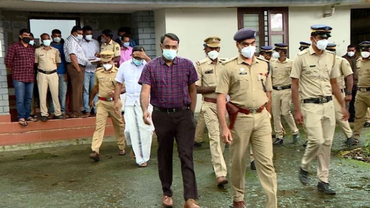 മുട്ടിൽ മരംമുറി വഞ്ചനക്കേസ്: മജിസ്‌ട്രേറ്റ് കോടതിയുടെ അധികാരപരിധിയെ ചോദ്യം ചെയ്ത് അഗസ്റ്റിൻ സഹോദരന്മാർ; ഉത്തരവ് നാളെ