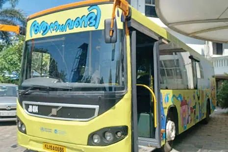 അംഗീകാരം വൈകുന്നതിൽ പ്രതിസന്ധി: അനുമതി കാത്ത് കോഴിക്കോട്ടെ 'ആനന്ദവണ്ടി' സർവീസുകൾ