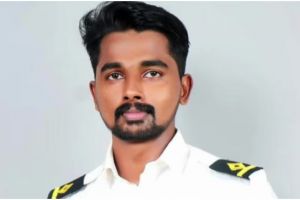 യുക്രൈനിലെ കപ്പൽ ആക്രമണത്തിൽ കൊല്ലപ്പെട്ട അഖിൽ ജോയലിന്റെ മൃതദേഹം വീട്ടിലെത്തിച്ചു, ഒരു മാസത്തിലേറെ നീണ്ട കാത്തിരിപ്പിന് വിരാമം