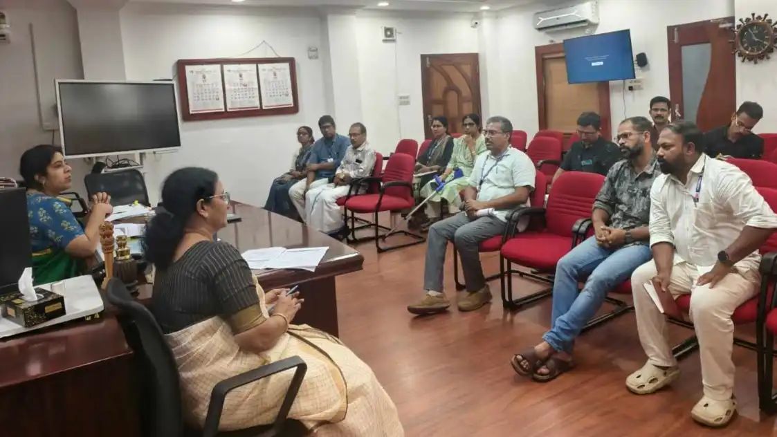 കോഴിക്കോട് ഓണം സ്‌പെഷൽ ഡ്രൈവ്: 101 കടകൾക്ക് നോട്ടീസ്; തിരുവമ്പാടിയിൽ പഴകിയ ഭക്ഷണവും എണ്ണയും പിടിച്ചെടുത്തു