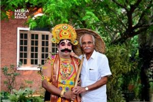 മുണ്ട് ; മലയാളിയുടെ കാലാതീതമായ അഭിമാനവസ്ത്രം :ദിവാകരൻ ചോമ്പാല