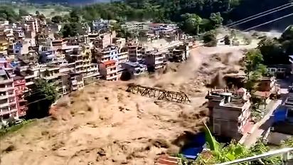 മിന്നൽപ്രളയത്തിൽ വിറച്ച് നേപ്പാൾ: മരണസംഖ്യ 170 ആയി, 800-ലേറെ പേരെ കാണാനില്ല; രക്ഷാപ്രവർത്തനം പുരോഗമിക്കുന്നു