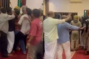 വടകര മാടാക്കര പള്ളി സംഘര്‍ഷം: പള്ളിക്കുള്ളിൽ ലാത്തിവീശിയ എസ്.ഐ അടക്കം അഞ്ച് പൊലീസുകാർക്ക് സ്ഥലംമാറ്റം; നാലുപേർക്കെതിരെ കേസ്