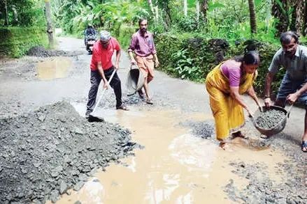 കൊയിലാണ്ടി നഗരസഭയിലെ തകർന്ന വിയ്യൂർ ഇല്ലത്ത് താഴ-നടേരി റോഡിന് എം.എൽ.എ.യുടെ ഇടപെടലിൽ താത്കാലിക ആശ്വാസം