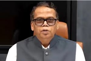 ലോക്‌നാഥ് ബെഹ്‌റ കൊച്ചി മെട്രോ എം.ഡി. പദവി ഒഴിയുന്നു; എറണാകുളം കളക്ടർ ജി. പ്രിയങ്കയ്ക്ക് താൽക്കാലിക ചുമതല