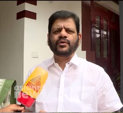 പാലക്കാട് ഡിവിഷൻ ഇല്ലാതാക്കാൻ നീക്കം പാലക്കാട് റെയിൽവേ ഡിവിഷൻ വിഭജനം കർണാടകയിലെ ബി.ജെ.പിയെ പ്രീണിപ്പിക്കാൻ   എന്ന് വി.കെ. ശ്രീകണ്ഠൻ എം.പി.