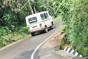 ആറുമാസം മുൻപ് നിർമിച്ച കലുങ്കിന്റെ സുരക്ഷാഭിത്തി തകർന്നു