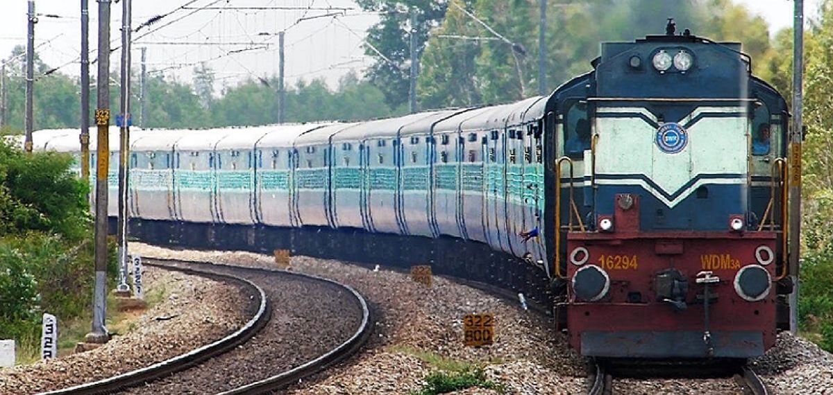 ട്രെയിനുകളിലെ മദ്യപാനത്തിനെതിരായ റെയിൽവേ നിയമത്തിലെ ശിക്ഷാനടപടികൾ ശരിവെച്ച് ഹൈക്കോടതി