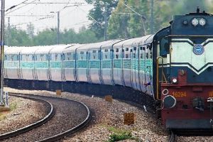 ട്രെയിനുകളിലെ മദ്യപാനത്തിനെതിരായ റെയിൽവേ നിയമത്തിലെ ശിക്ഷാനടപടികൾ ശരിവെച്ച് ഹൈക്കോടതി