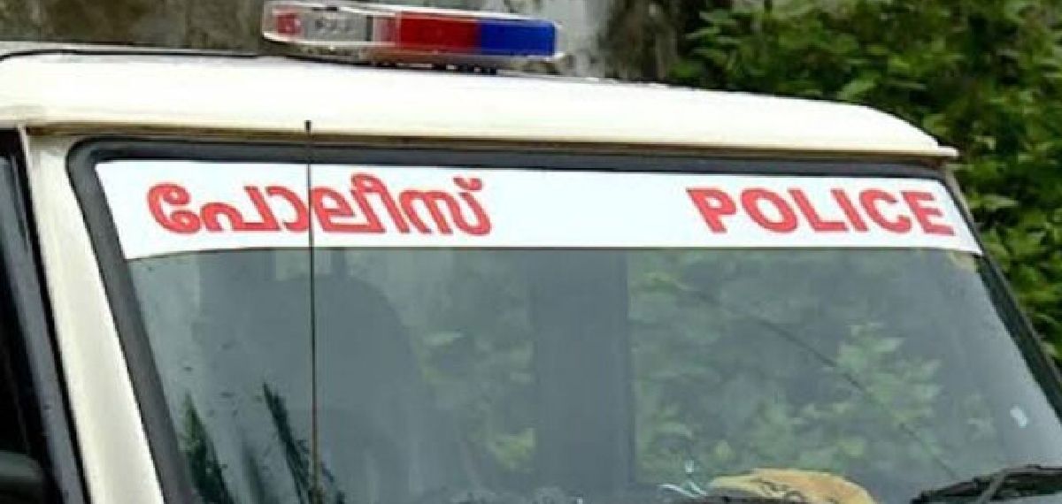 സ്പായിലെത്തി ഭീഷണിപ്പെടുത്തി പണം തട്ടിയ സിവിൽ പോലീസ് ഓഫീസർക്ക് സസ്പെൻഷൻ