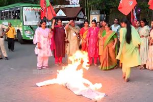 ശ്രീ .കാന്തപുരത്തിന്റെ കോലം കത്തിച്ചത് അപലപനീയം :രാഹുൽ ഈശ്വർ